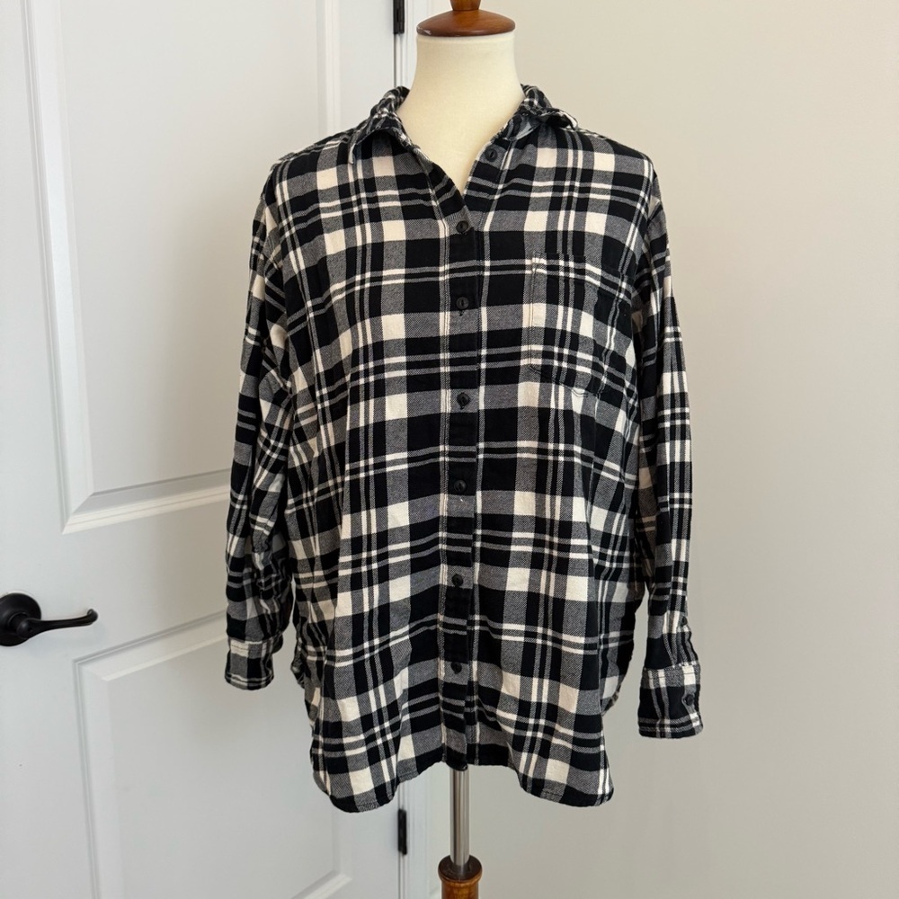 Gap Black & White Plaid Flannel Shirt‎ Women's Size Medium